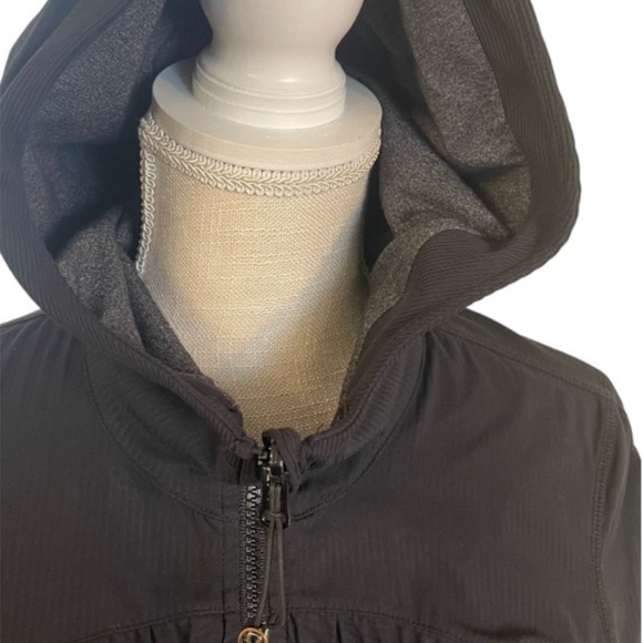 Lululemon Reversible Dance Studio Zip Up Jacket Sz 6 pre loved - Picture 9 of 13